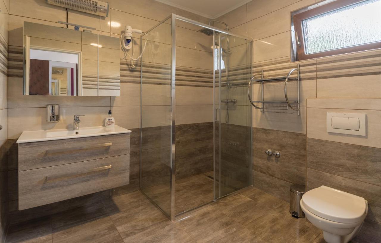 Villa Rubcic Rooms ราโควิซา ภายนอก รูปภาพ